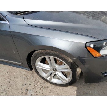 Крыло переднее правое LD7X серое VW Passat B7 USA 561821022 561-821-022 купить на разборке в Киеве в Одессе в Виннице отправляем в другие города
