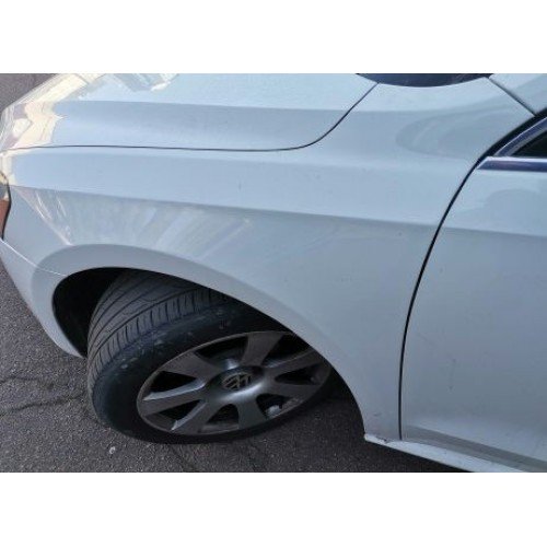 Крыло переднее левое LB9A белое VW Passat B7 USA 561821021, 561-821-021 купить на разборке в Киеве в Одессе в Виннице